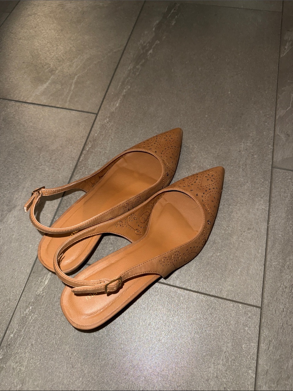 Sling back kitten heels